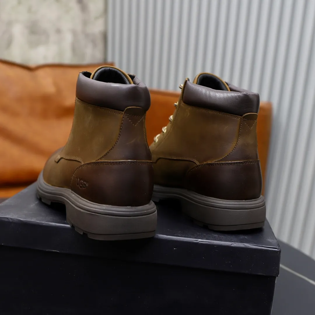 Ex-factory price: 640 thick wool imported from Australia Brand: UGG genuine purchasing agent Size: 39–44 Grade: Official website 1:1 Material: First-layer genuine leather waterproof and anti-freeze upper Real wool lining Original non-slip wear-resistant lightweight soft outsole Style category: Men's casual shoes Trendy style Comfortable on the feet Color: Real picture color